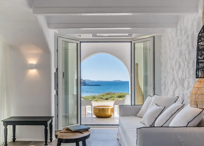 Konukevi Cyano Naxos City