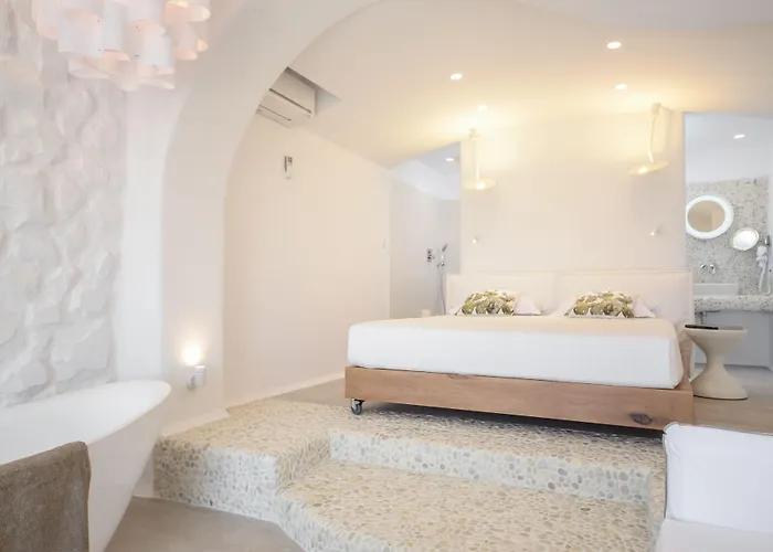 Konukevi Cyano Naxos City