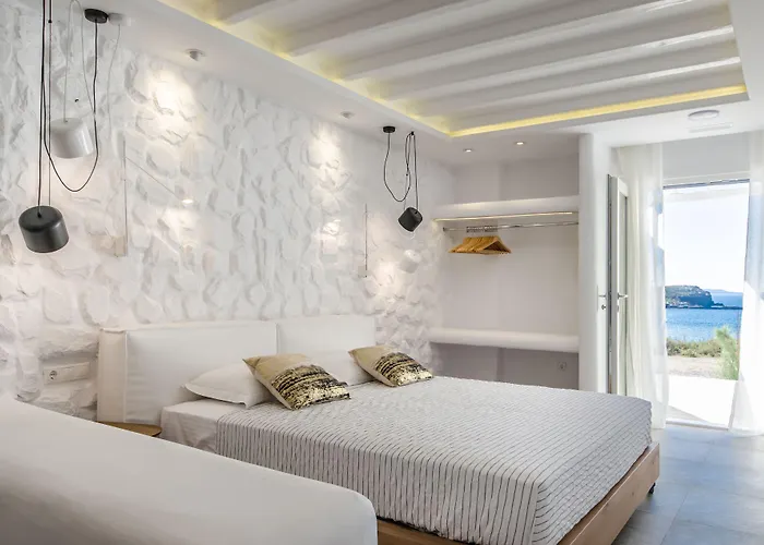 Cyano Konukevi Naxos City